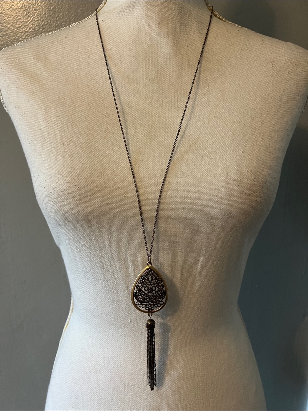 Long Teardrop Filigree Pendant Necklace with Tassel - Gold and Black